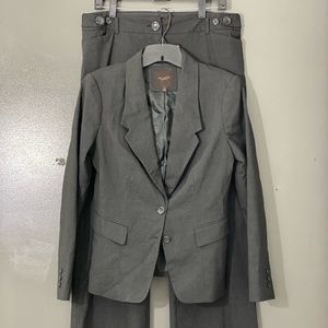 The Limited Suit- Charcoal Grey Blazer sz 8, Pant sz 10 Long. Excellent